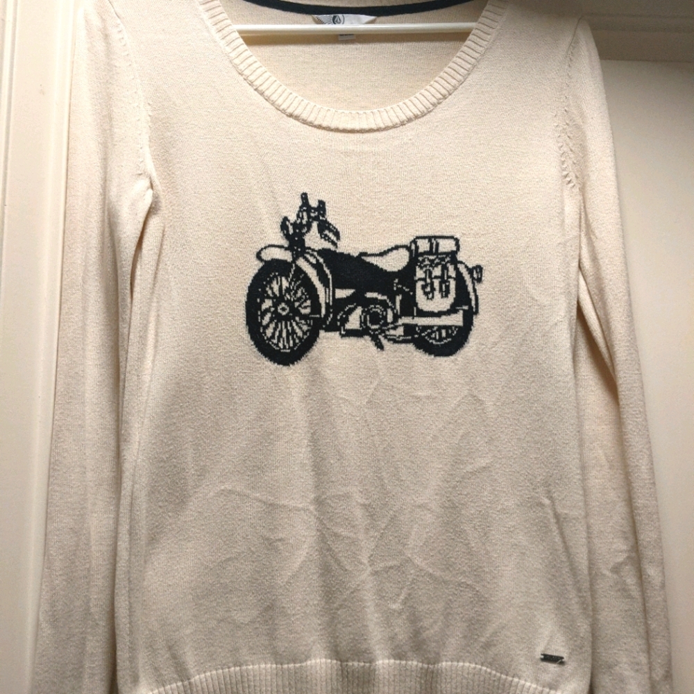 Volcom sweater